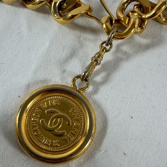 CHANEL 94 A Gold Plated Vintage Chain Link Charm CC Logo Women's Belt - Picture 8 of 15